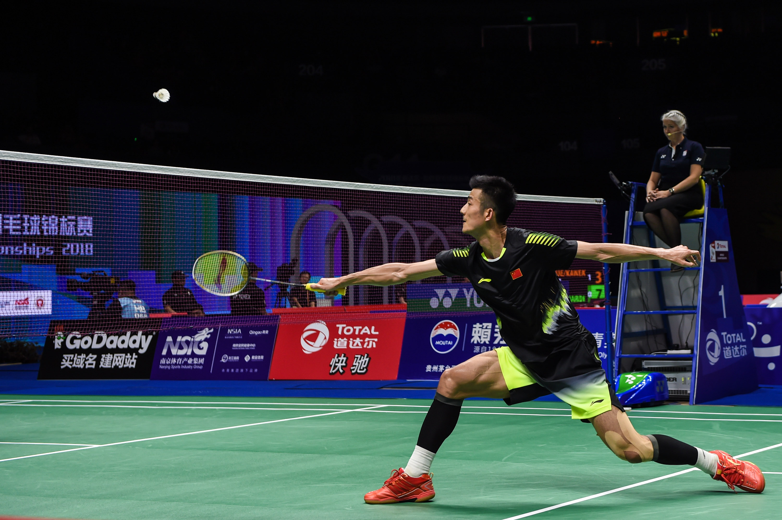 关于韩国羽毛球队完胜泰国羽毛球队，谌龙完成帽子戏法的信息