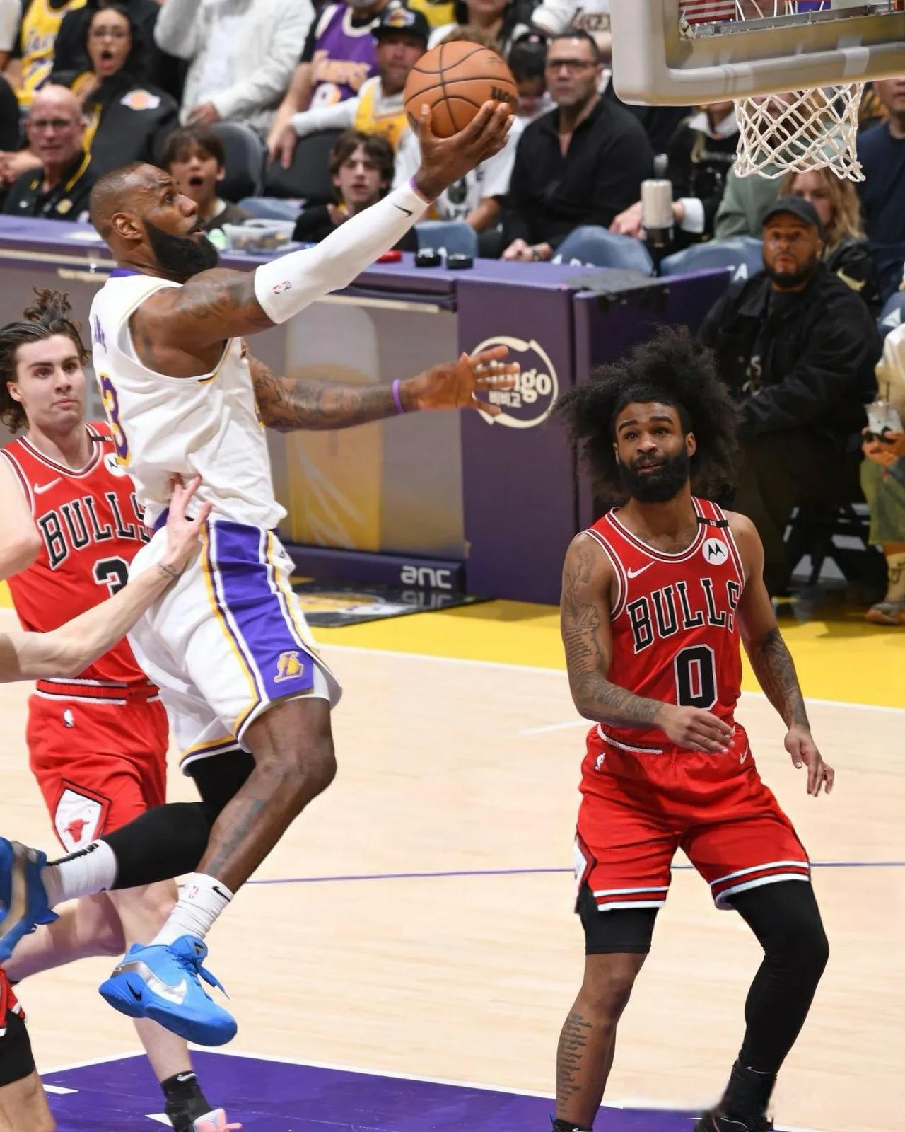 包含湖人血洗公牛，伦纳德关键制胜的词条