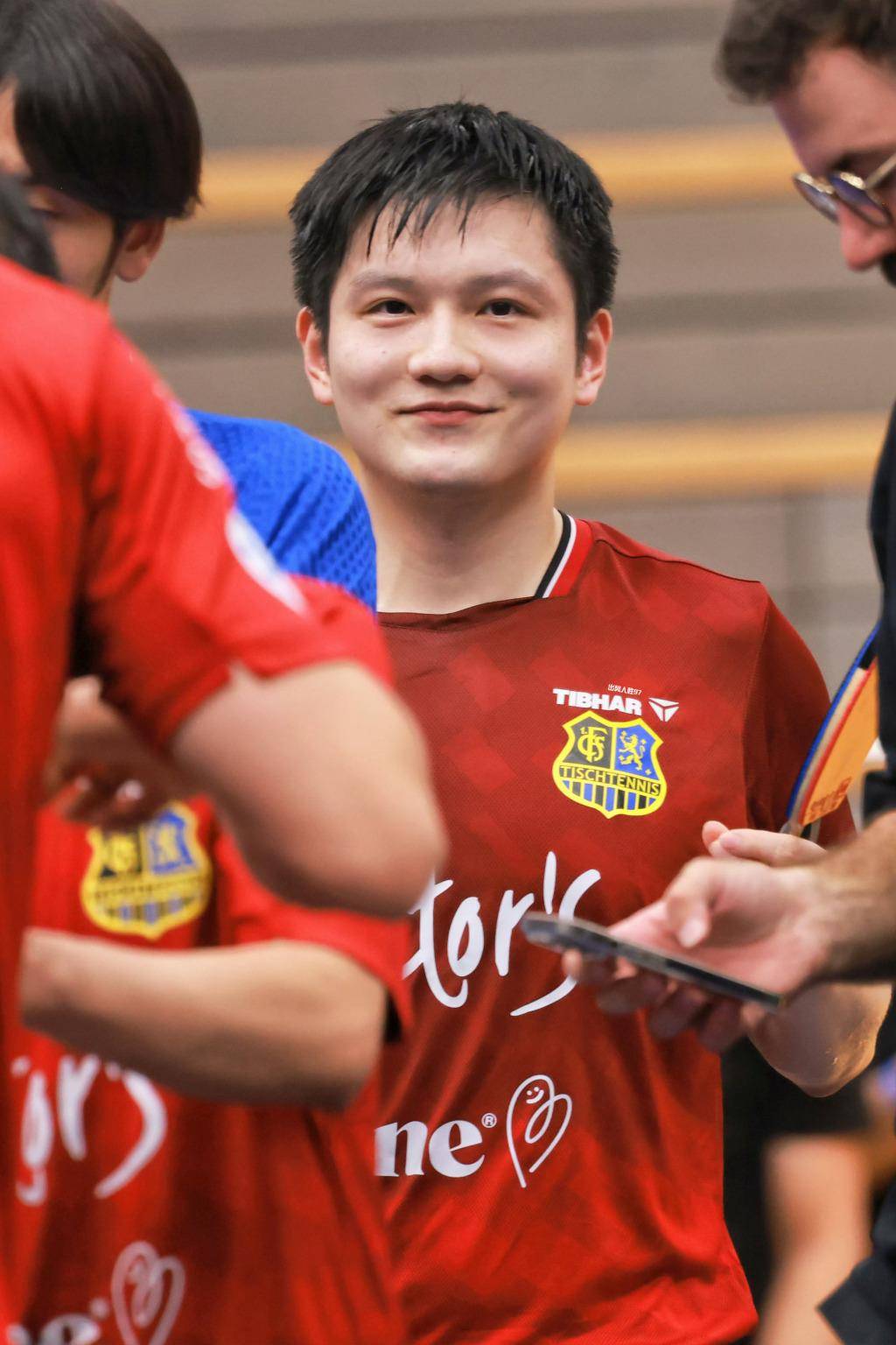 中国乒乓球队翻盘德国乒乓球队,樊振东制霸全场 中国乒乓球队翻盘德国乒乓球队,樊振东制霸全场