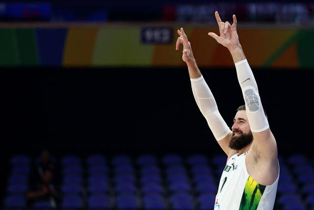 开云体育app-篮网B队血洗巴西男篮，瓦兰丘纳斯关键制胜