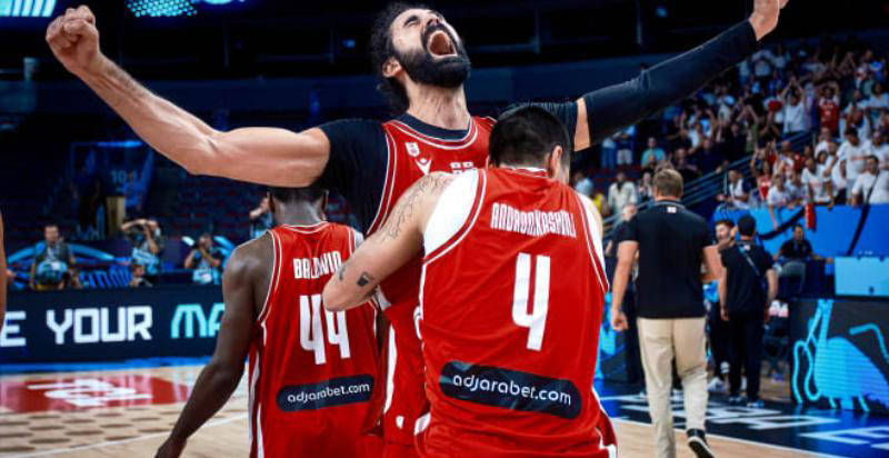 篮网B队血洗巴西男篮，瓦兰丘纳斯关键制胜