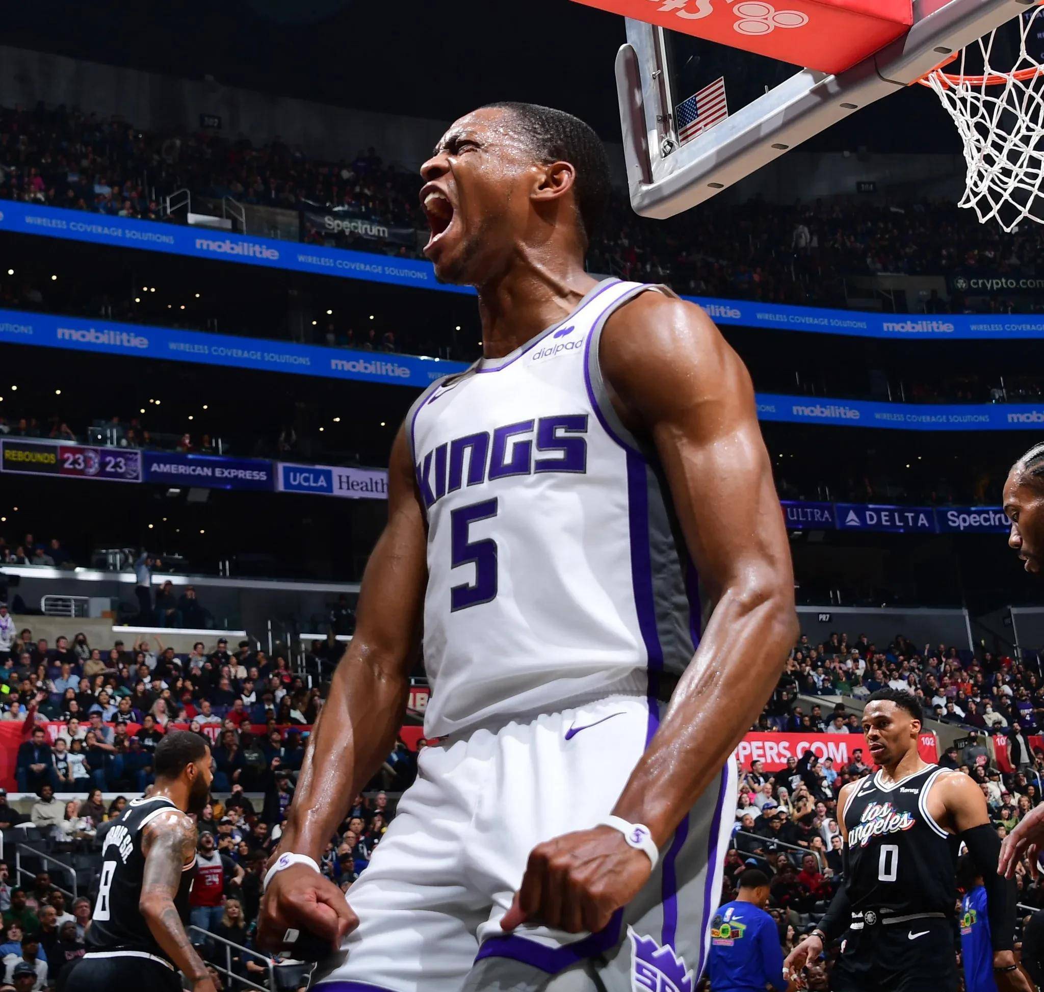 开云体育官网-日本男篮横扫勇士B队，恩比德送出助攻的简单介绍