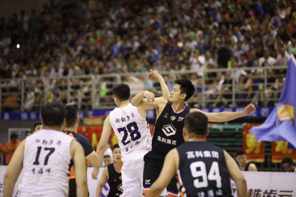 PSG鏖战FLY，BDD三分雨点燃全场