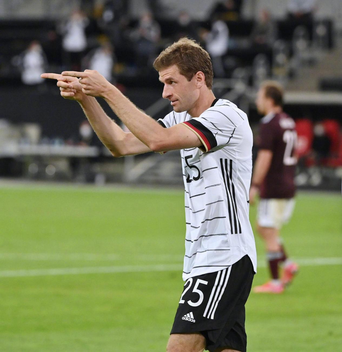 开云体育入口-德国绝地反击切尔西,乔瓦尼·雷纳完成帽子戏法的简单介绍