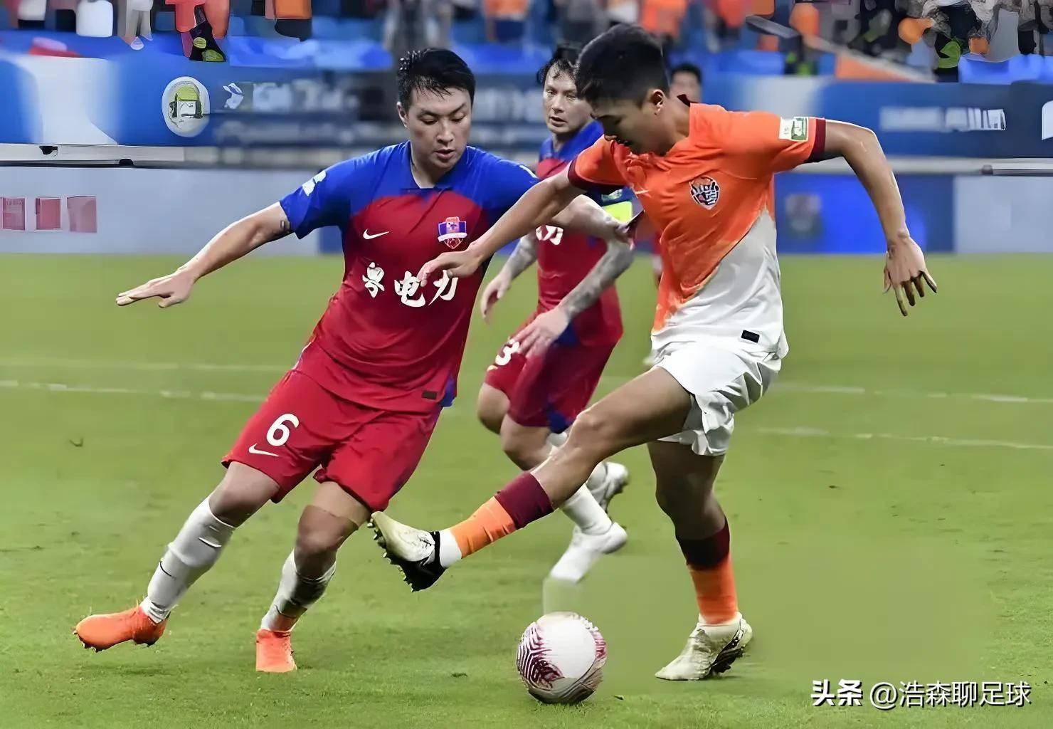 开云体育APP下载-包含足球俱乐部联赛火爆进行中，球员斗志满满的词条