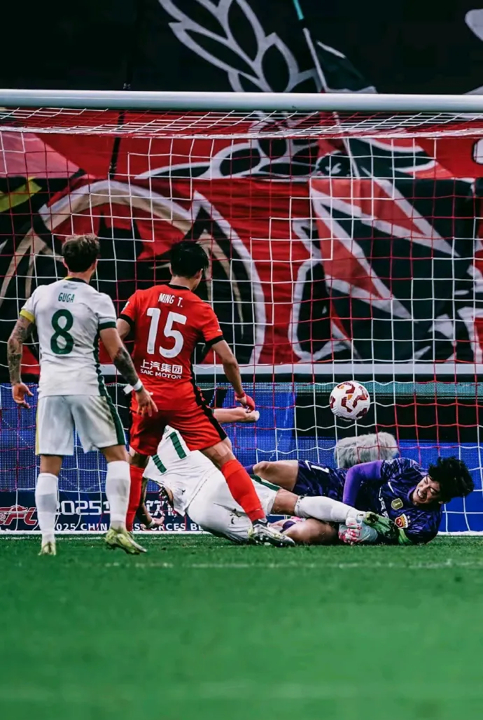 包含西班牙豪门遭遇惨败，球迷心情沉重的词条