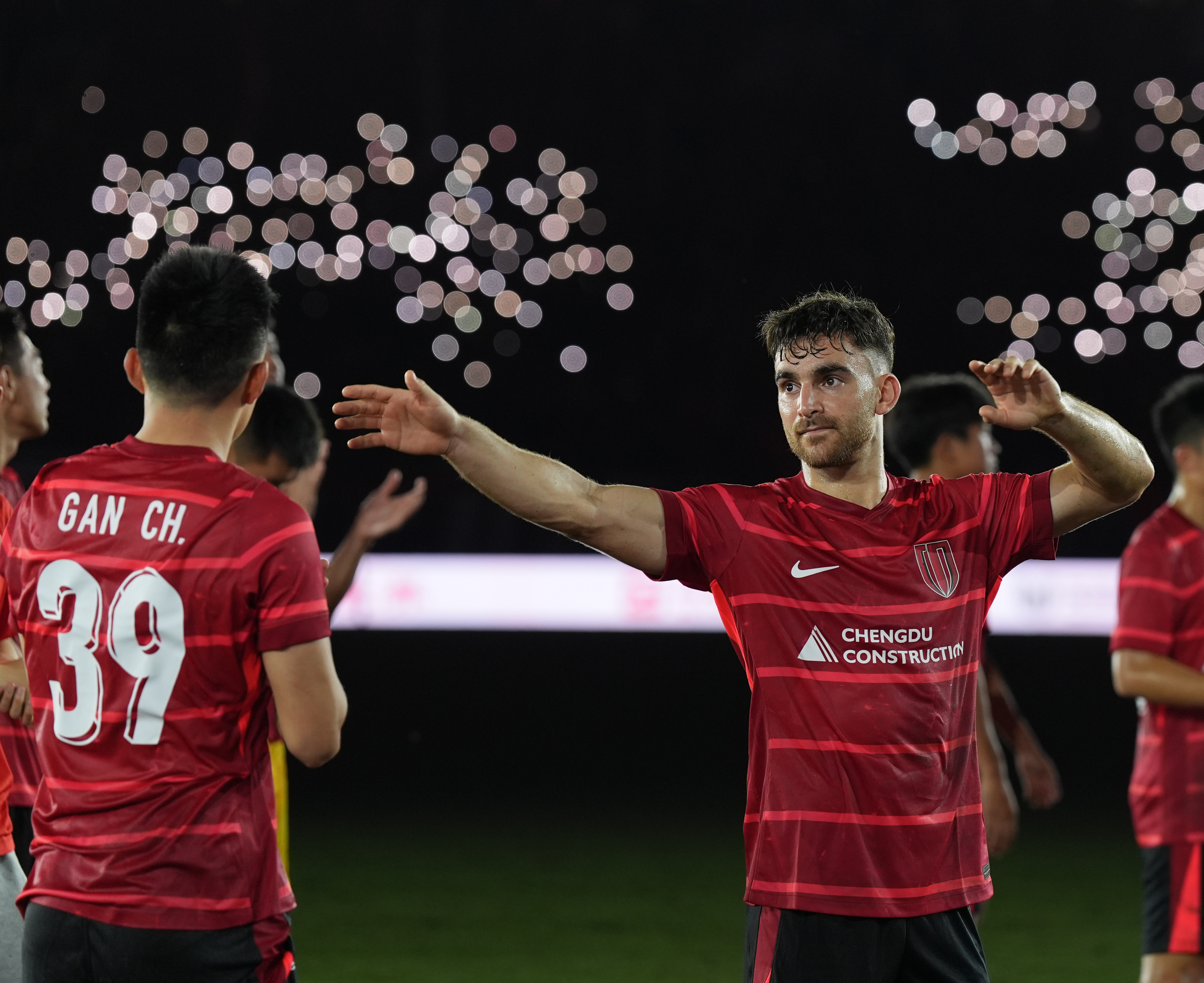 曼城后防连续失守，球队成绩急剧下滑的简单介绍