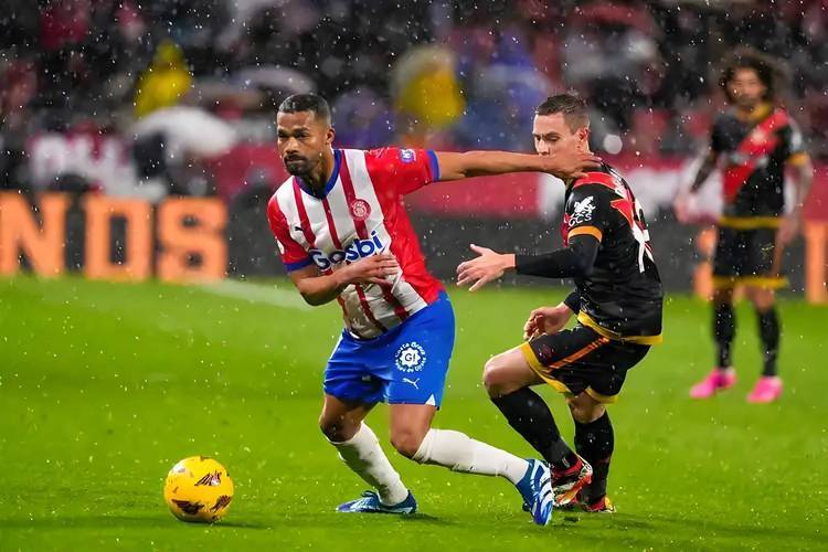 关于赫罗纳主场告捷，保级希望渺茫的信息