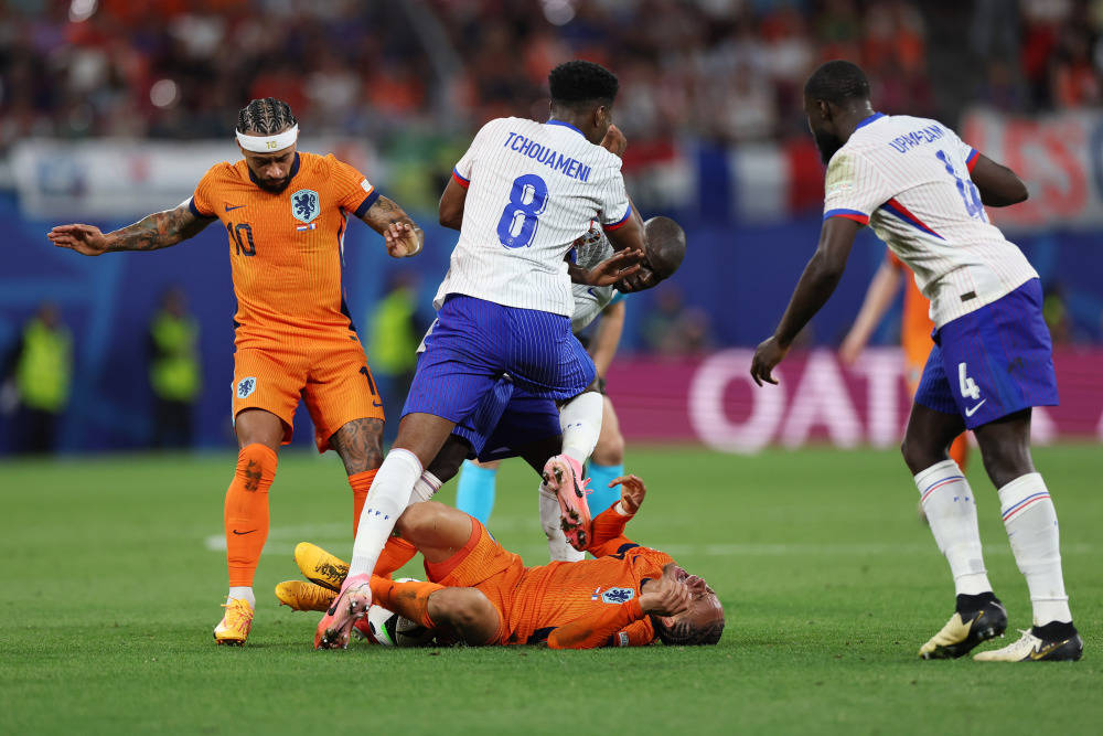 开云平台-波兰惨败落后群雄，欧洲杯前景蒙上阴影的简单介绍