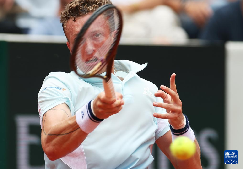 开云下载-包含法网逆转戴维斯杯，辛纳扛起全队的词条