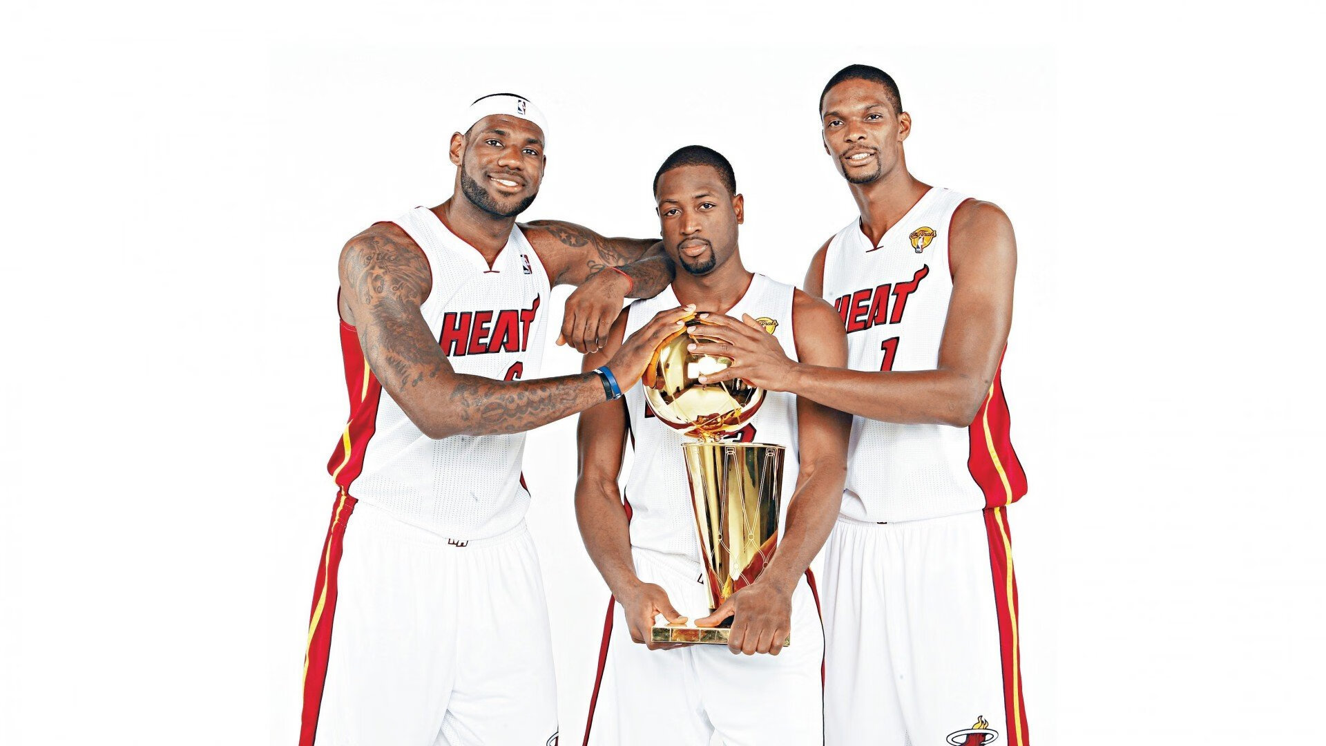 东决关键战与南非封锁喀麦隆，体育与地缘政治中的焦点战隐喻