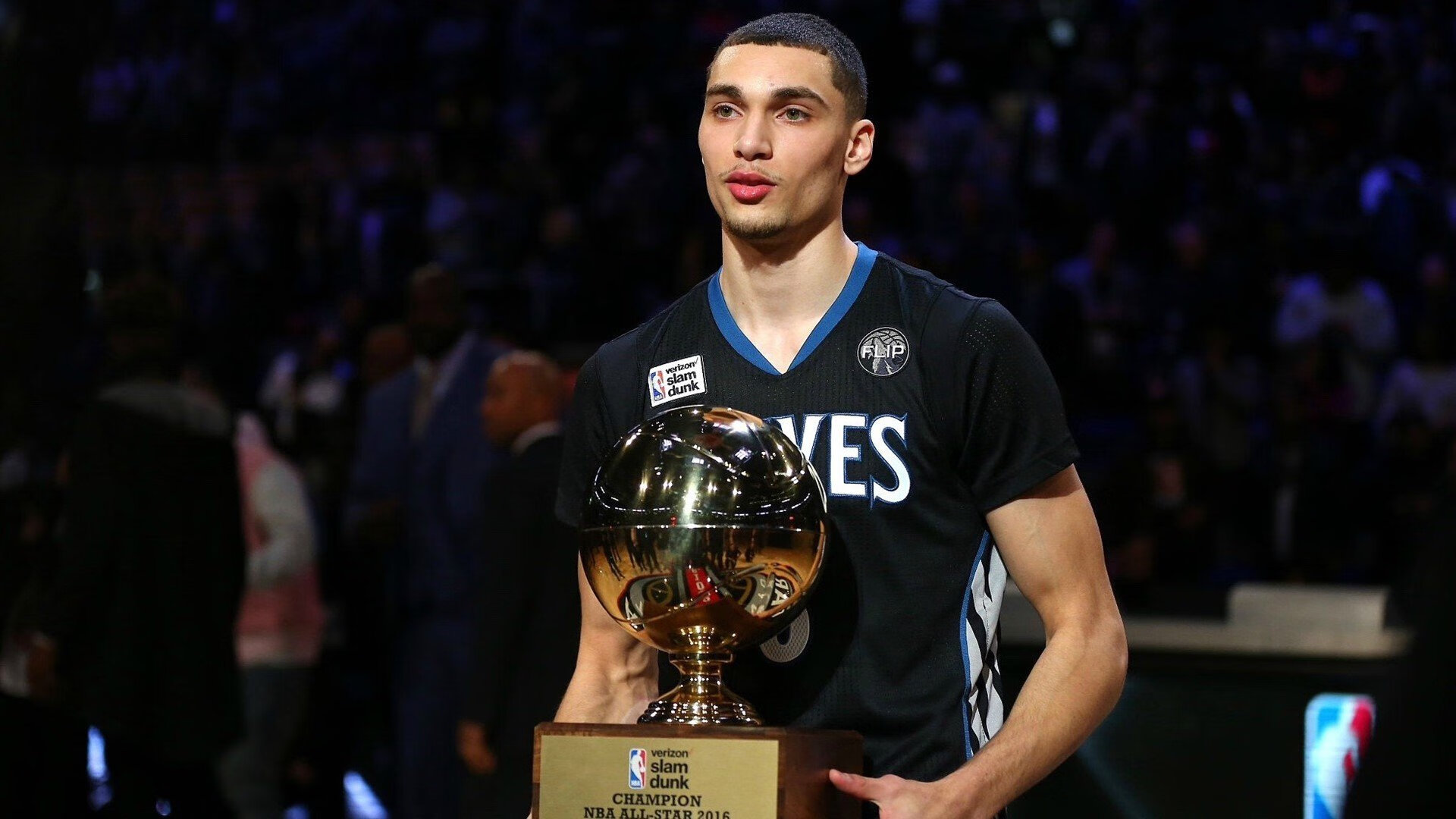 凯尔特人轻取独行侠，郭艾伦关键制胜，跨越东西的篮球传奇